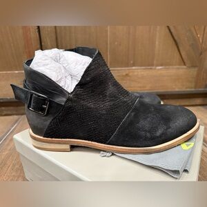 Antelope K15 Laran Black Leather Ankle Boots • EU 41 / US 9–9.5 • NIB